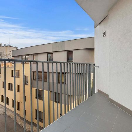 Lam Anthracite W Ac & Balcony Apartment Братислава Екстериор снимка