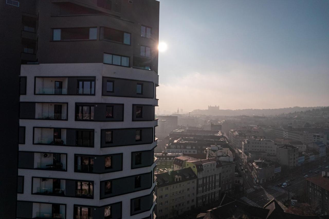 Lam Anthracite W Ac & Balcony Apartment Братислава Екстериор снимка